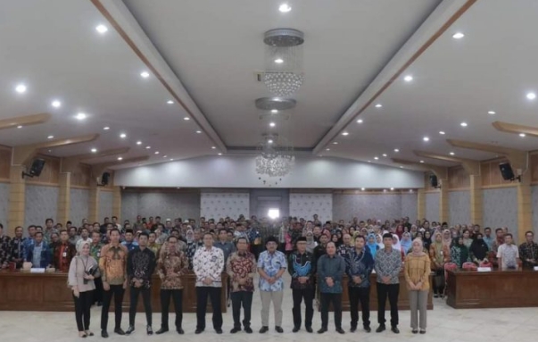 Bupati Tanjab Barat Hadiri kegiatan Pengarahan Umum Kepala Perwakilan BPK RI Provinsi Jambi kepada Pengelola Keuangan Dalam Rangka Pemeriksaan LKPD