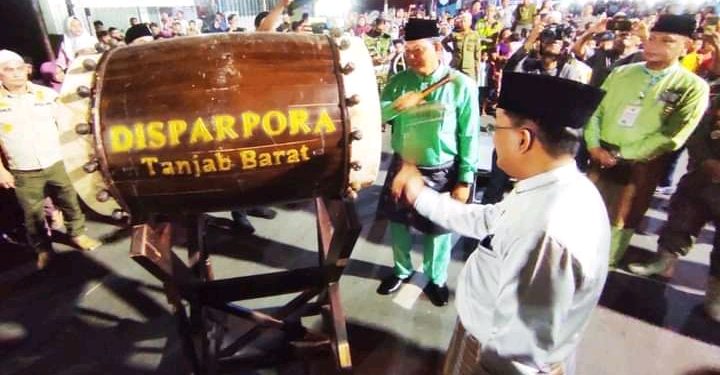 Bupati Tanjab Barat Buka Secara Resmi Pelepasan Festival Pawai Takbiran Idul Fitri 1444 H