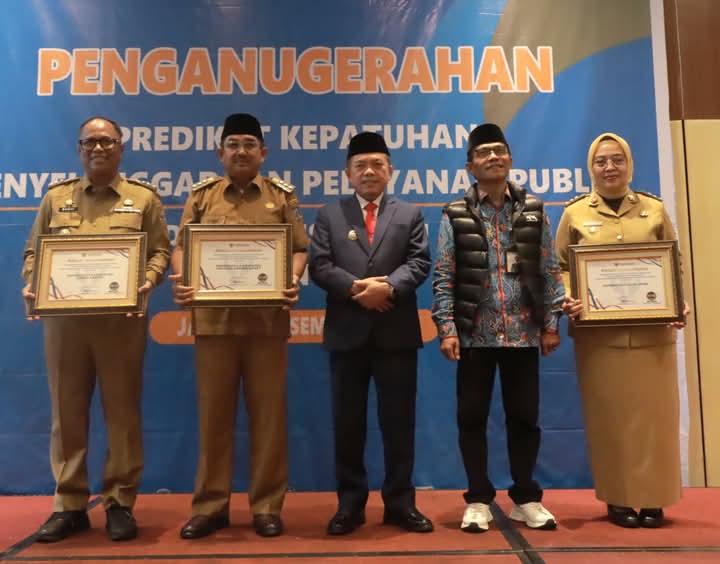 Anwar Sadat Bawa Pemkab Tanjab Barat Raih Penghargaan Bergengsi dari Ombudsman RI